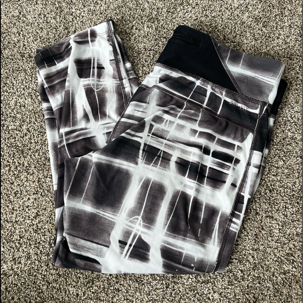 Womens cropped length Nike leggings
